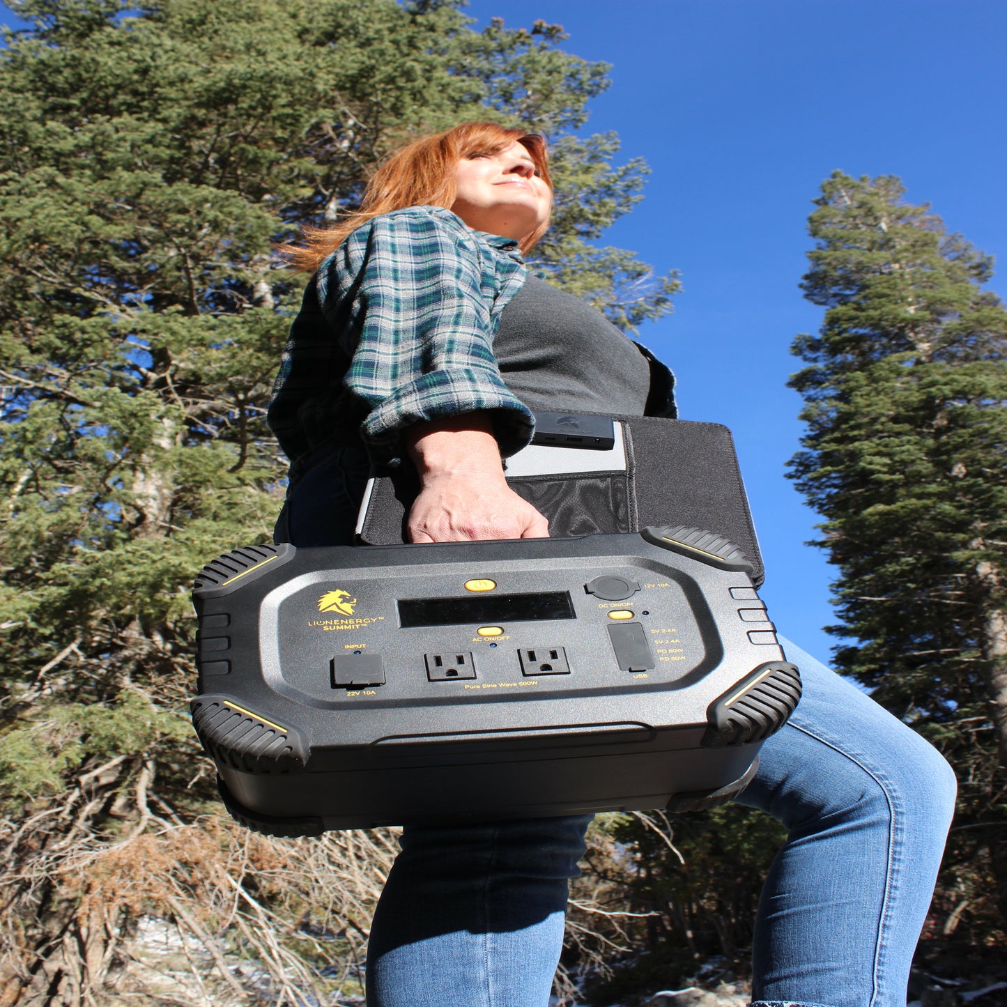 Lion Summit Portable Generator, 665Wh LiFePO4, 500W AC, 150W MPPT, 2 USB-A, 2 USB-C / PD 60W