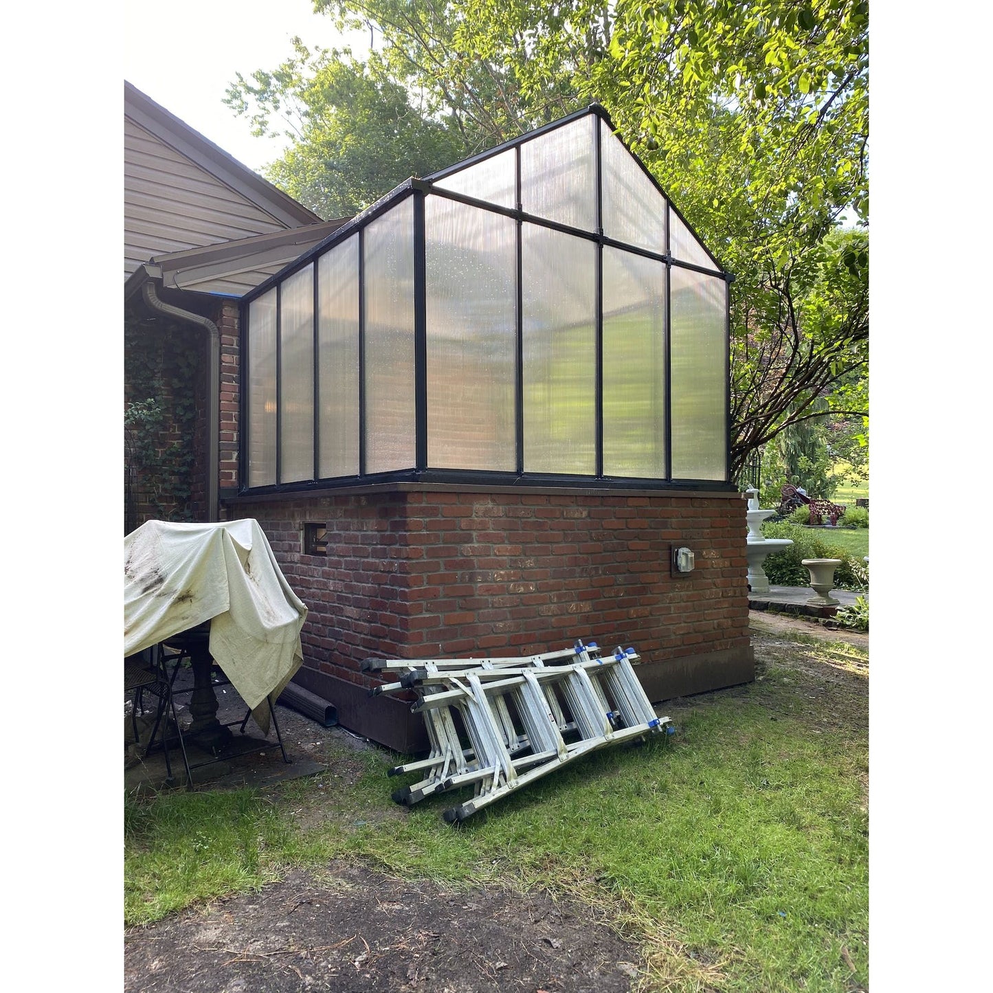 Mont Greenhouse 8FTx 8FT - Black Finish - Premium Package MONT-8-BK-PREMIUM