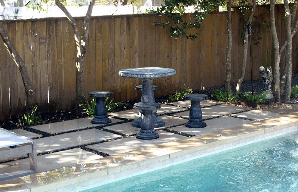 Patio Set: Table w. 4 Stools - Charcoal Grey