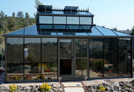 How to choose the right greenhouse size
