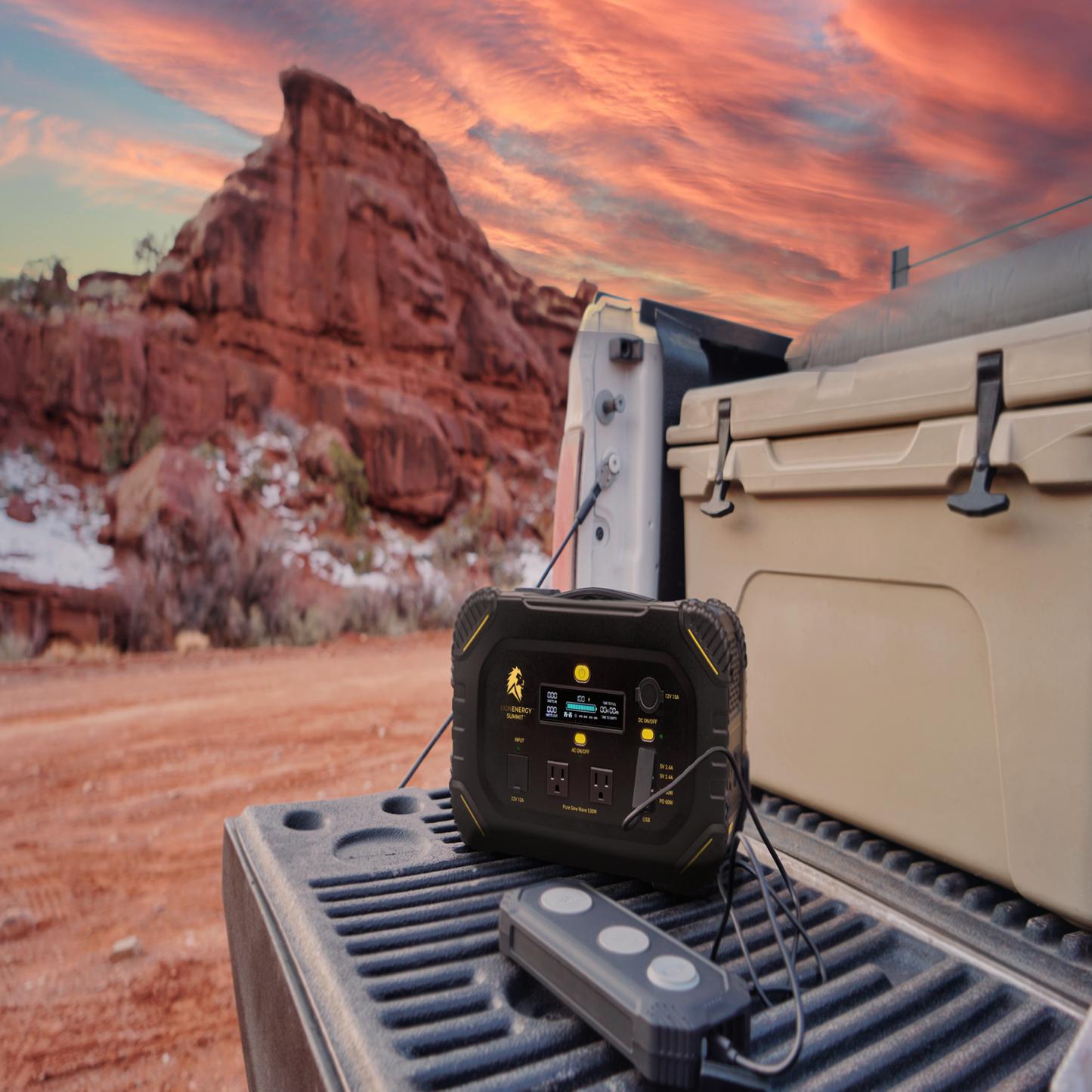 Summit Generator Lion Summit Portable Generator, 665Wh LiFePO4, 500W AC, 150W MPPT, 2 ...